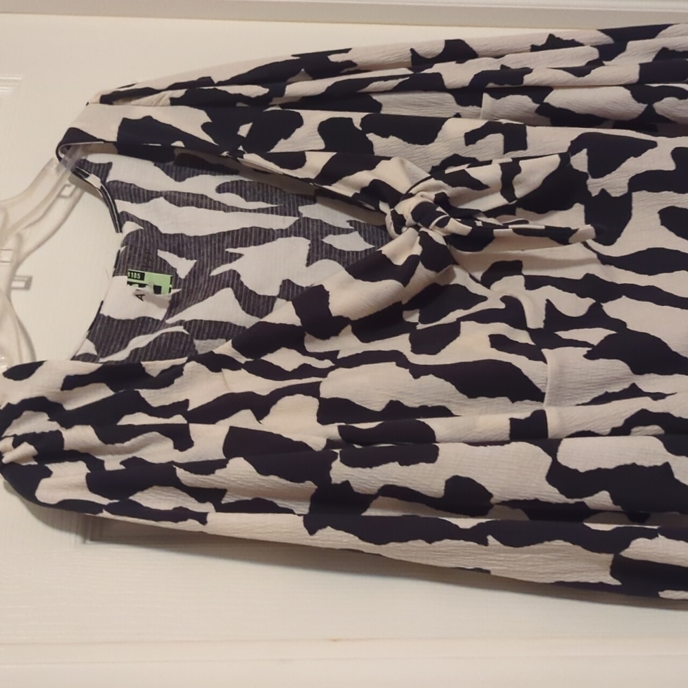 Ava & Viv New Plus Size Print Front Tie Bow Top 1x - image 5